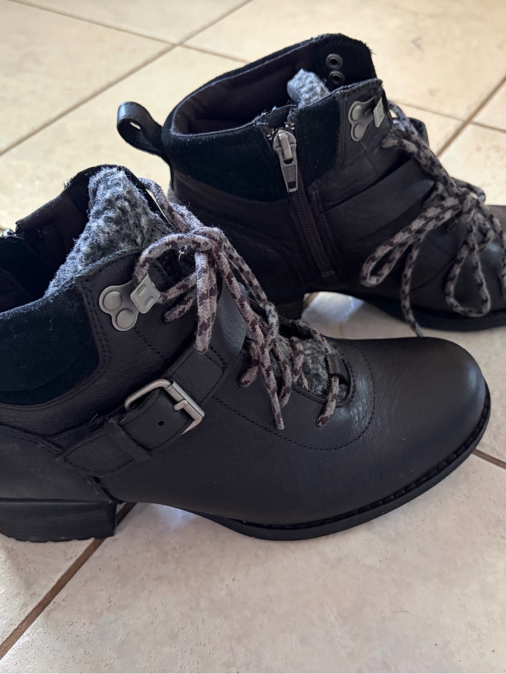 Merrell Women's Shiloh II Waterproof Black Leather Boots - Picture 3 of 7